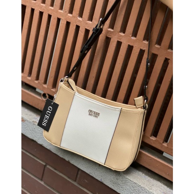 Túi Xách Nữ Guess Xuất Xịn Size 23cm