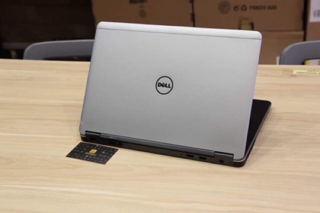 Dell E7440 i7- 7600U - ram 8Gb -SsD 128gb - Full HD