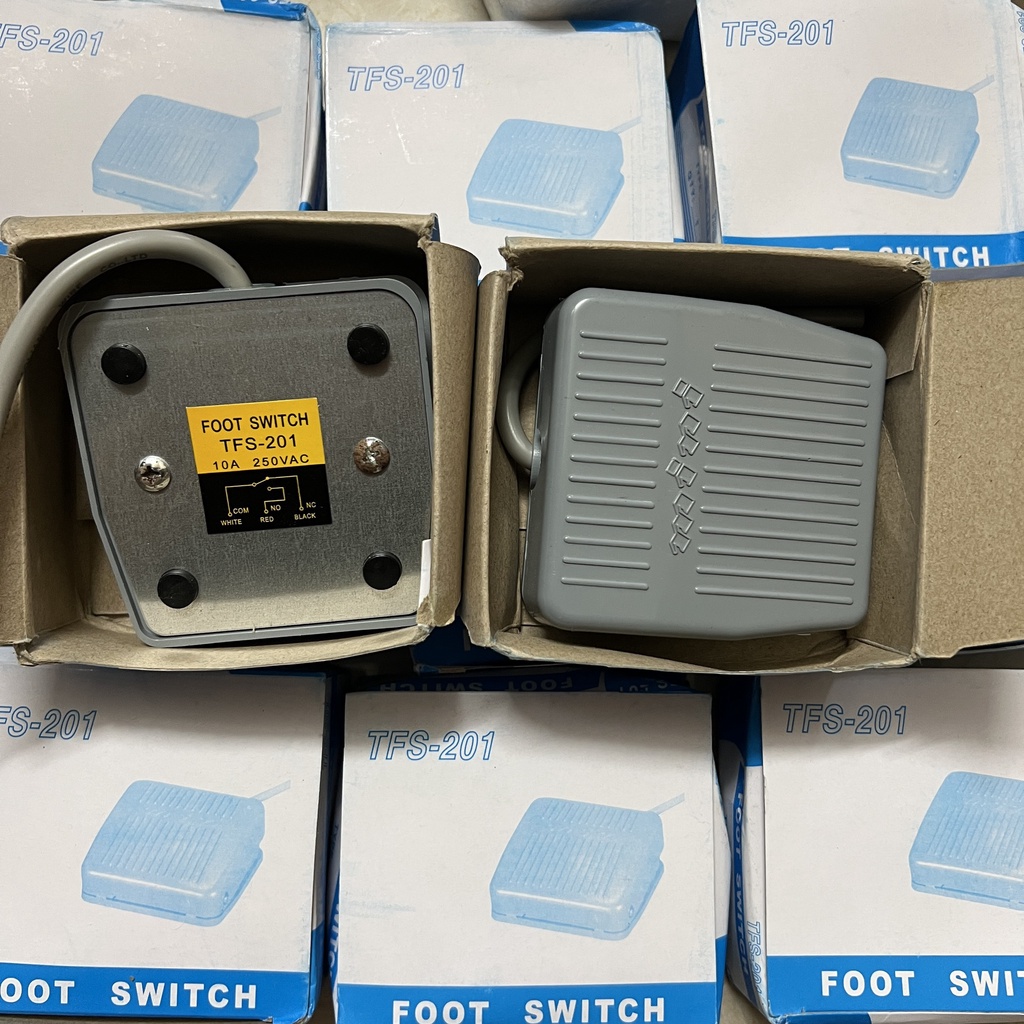 Công Tắc Bàn Đạp Chân TFS-201 10A-250VAC Bằng Nhựa