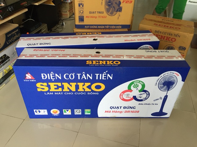 Quạt Senko đứng remote DR1608 7 cánh