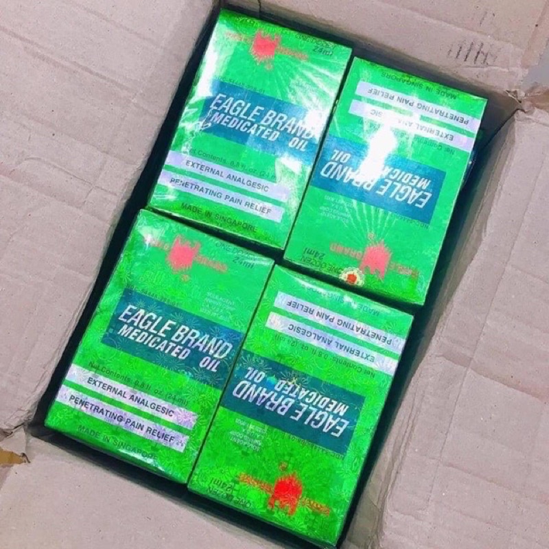 Lóc 12 chai dầu gió xanh Singapore 2 nắp