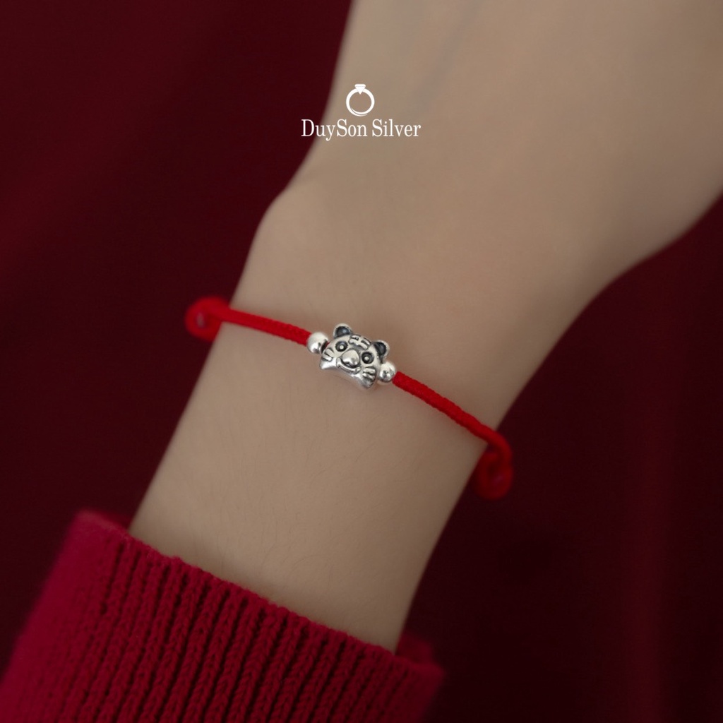 Vòng tay chỉ đỏ bạc 925 charm hổ thần tài may mắn Duyson [SKU]