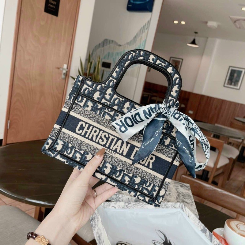 Túi Dio Thổ Cẩm size 22 kèm khăn