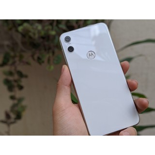 Điện thoại Motorola One (P30 Play) 2 SIM ( 4G LTE, 4GB RAM, 64GB ROM, SNAP 625, Android OS v9.0 )