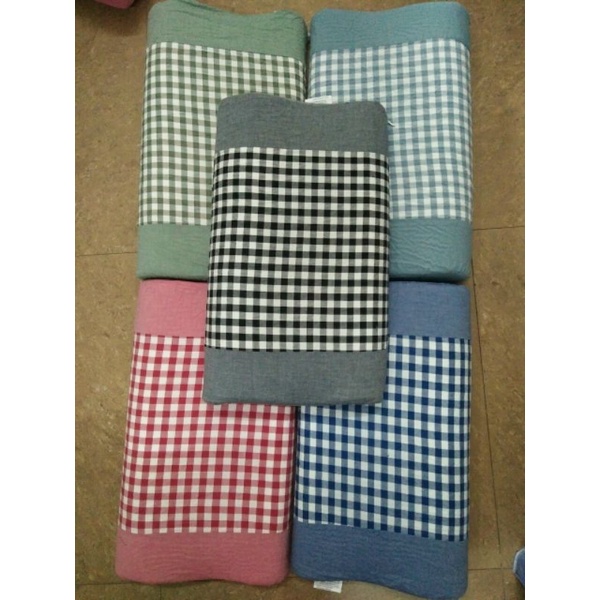 Gối nằm cao su non kèm vỏ sọc caro size 35×50