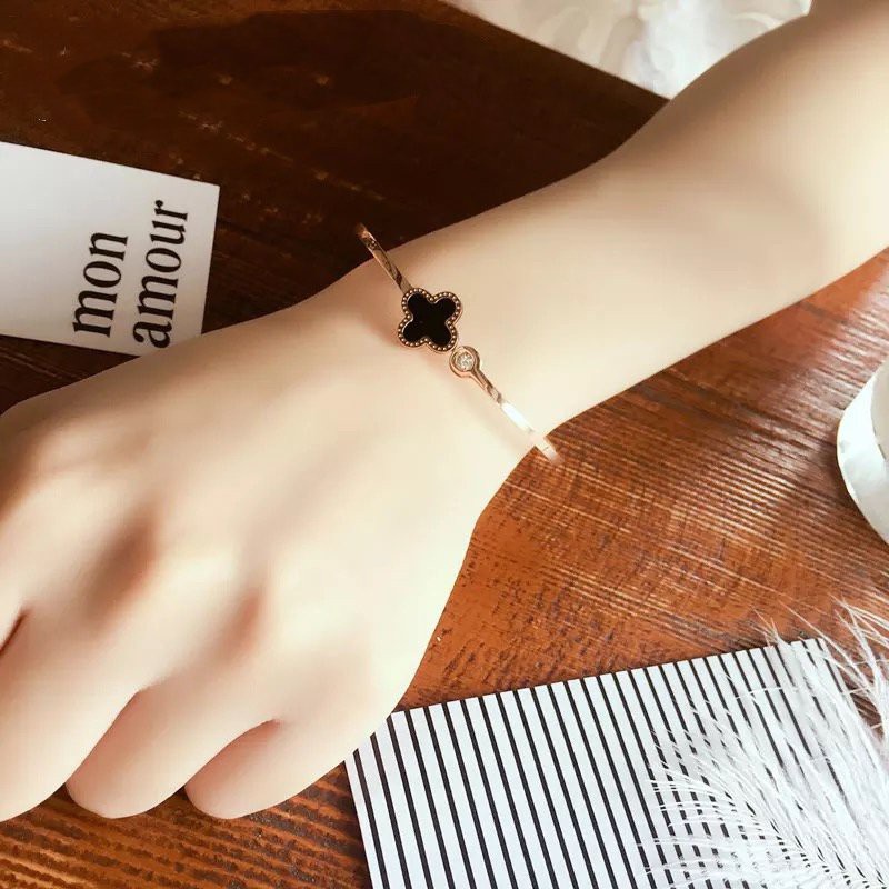 Vòng Tay Hở Bằng Thép Titan Mạ Vàng 18K Đính Đá Mã Não Phong Cách Hàn Quốc Thời Trang Cho Nữ