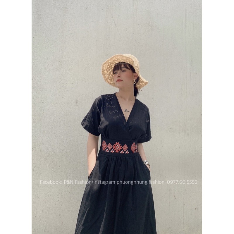 Váy vintage thêu thổ cẩm - hàng thiết kế