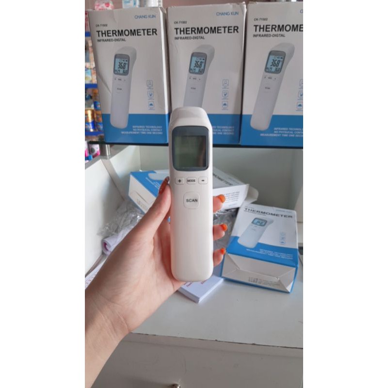 súng bắn nhiệt cho bé