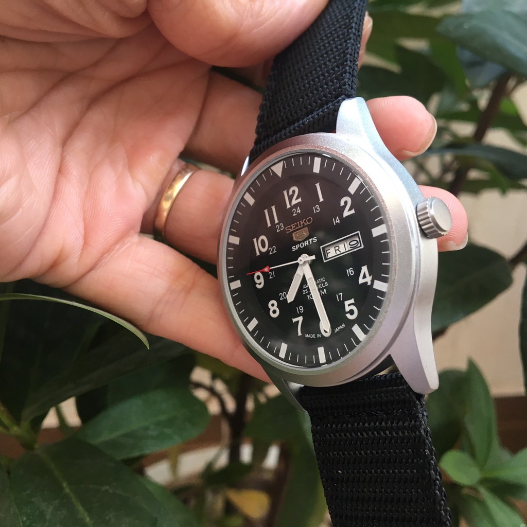 Đồng hồ nam Seiko 5 Quân Đội dây dù
