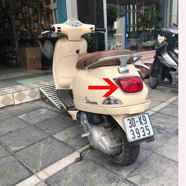 Nắp hậu xe Vespa LX