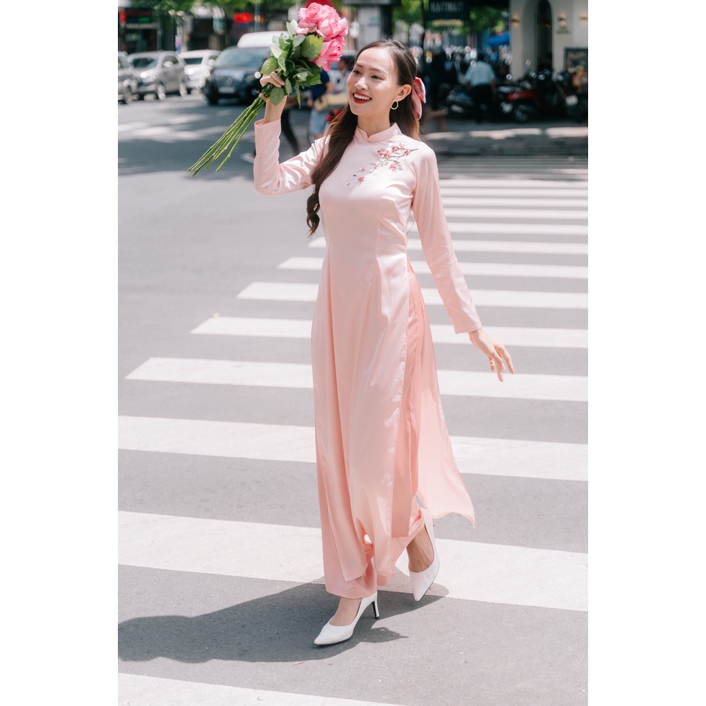 MINX - Áo Dài Lụa Thêu Tay Lan Viên