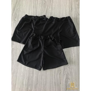 Quần đùi nữ ống rộng đen trơn