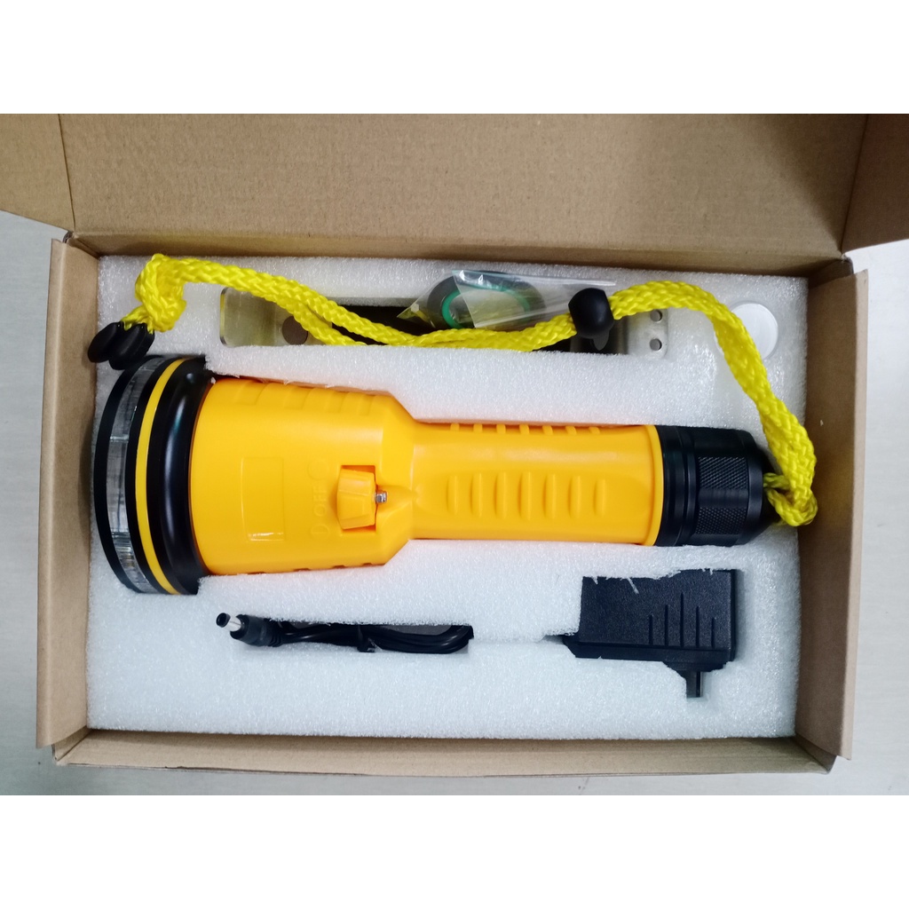 Đèn lặn biển Q9 chính hãng cao cấp