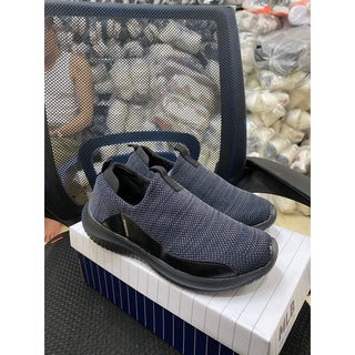 GIÀY THỂ THAO SIÊU NHẸ ĐEN TUYỀN CHUẨN VNXK