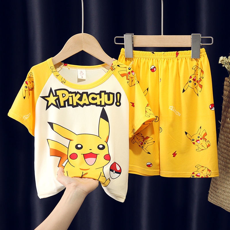 Set đồ ngủ gồm áo thun tay ngắn in hình pikachu + quần đùi kiểu hoạt hình đáng yêu dành cho bé