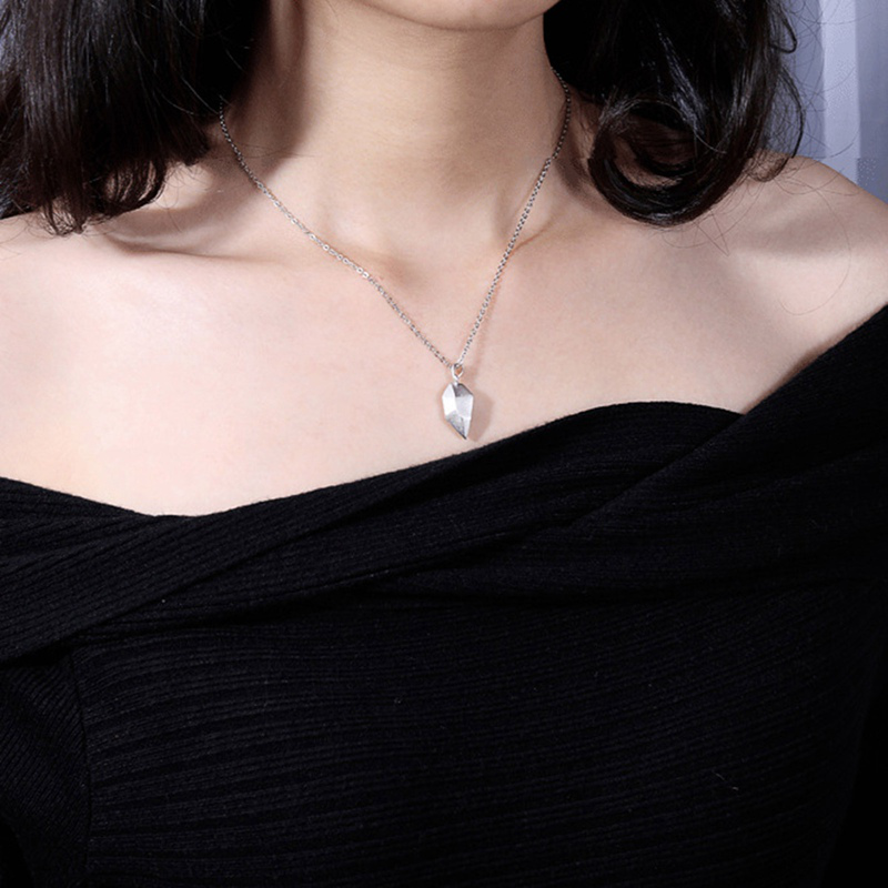 Bộ 2 vòng cổ Nam Châm Hình Trái Tim Cho Cặp Đôi 2021