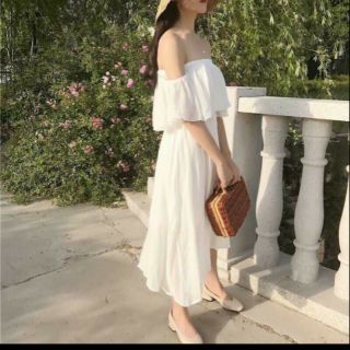 Đầm maxi trễ vai