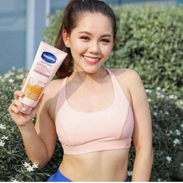 (Pick up Store Thái) Sữa dưỡng thể Vaseline 50x Thái Lan trắng da chống nắng 320ml