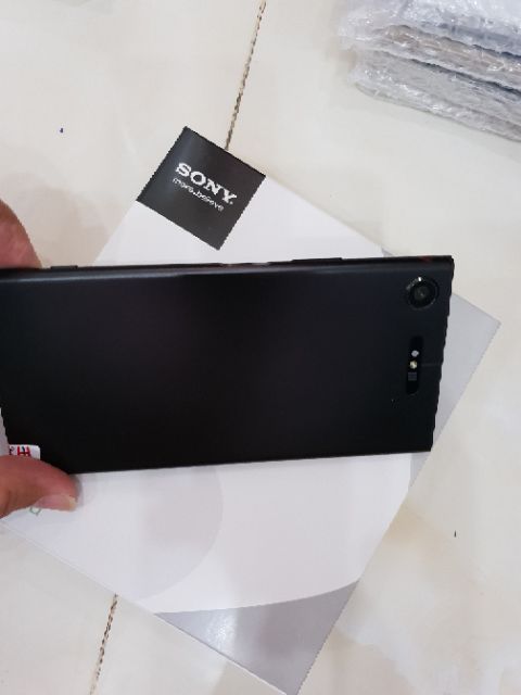 Điện thoại Sony Xperia XZ1 ram4G rom 64G mới 99%, chơi PUBG/Free Fire/LIÊN QUÂN ngon