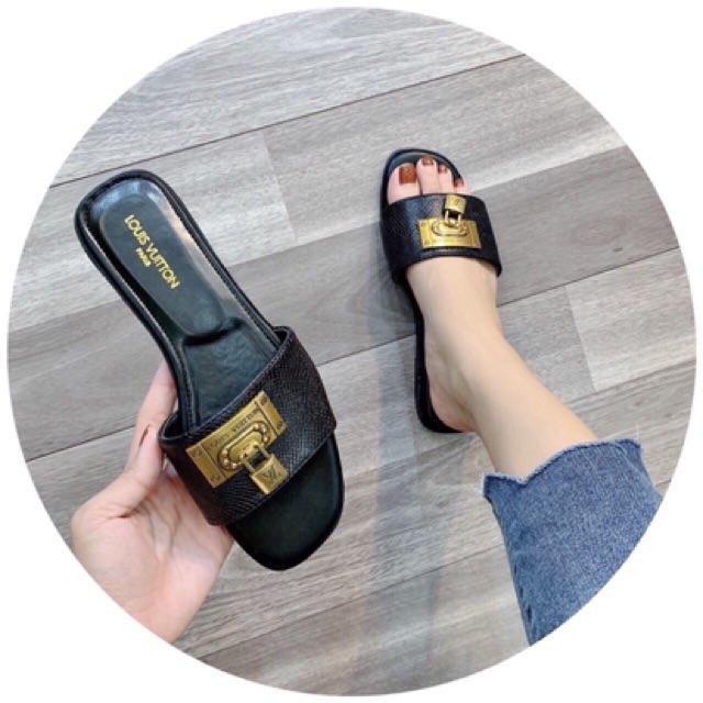 ⭐️ Lê khoá chất liệu da rắn