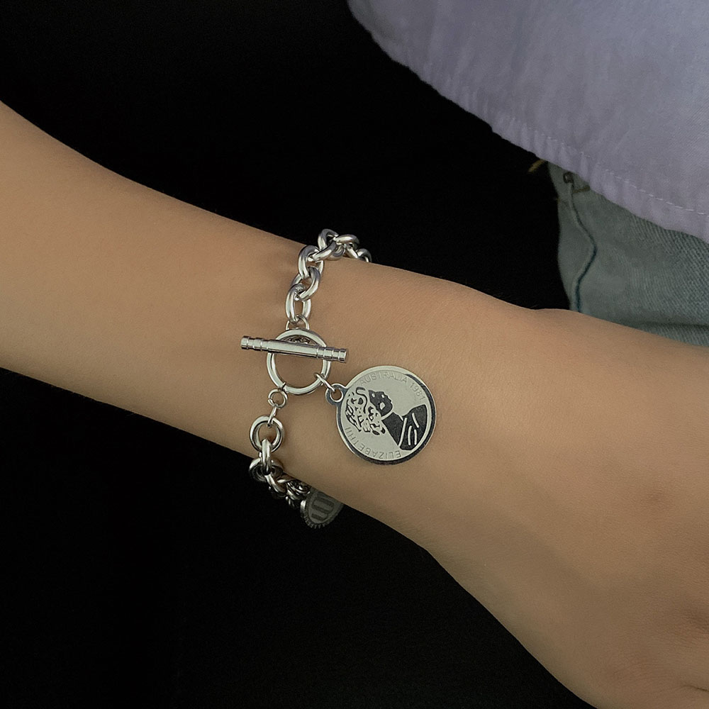 Vòng Tay Kim Loại Mặt Tròn Thiết Kế Thanh Lịch Cho Nữ | BigBuy360 - bigbuy360.vn