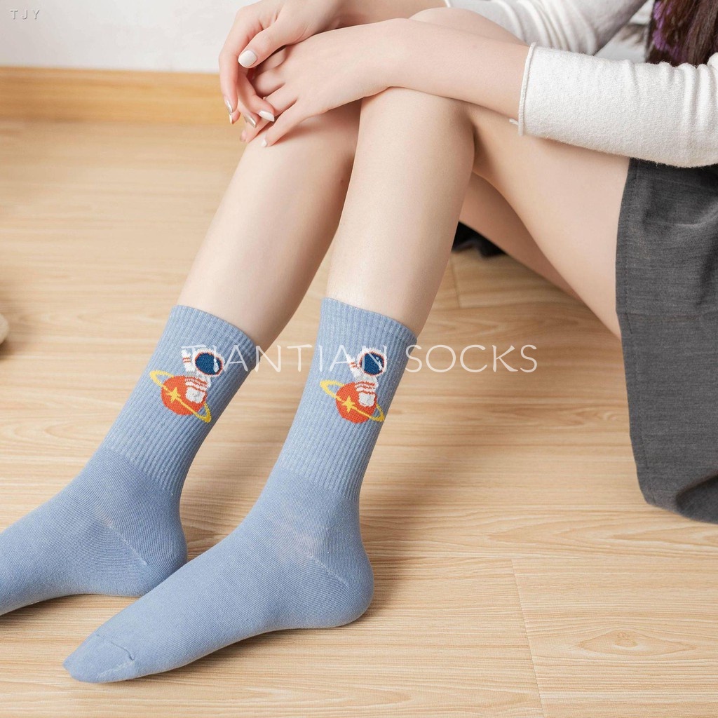 TIAN TIAN T046  Tất nam nữ cổ cao Hàng có sẵn Vớ cổ vừa in hình phi hành gia hoạt hình phong cách Nhật Hàn dễ thương cho nữ