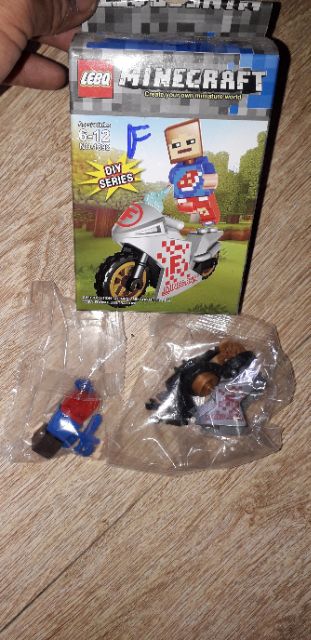Lắp ráp 1 hộp Lego_MineCraff Xe mô tô 1892 có nhiều chi tiết bằng nhựa ABS