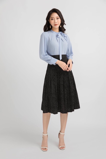 Chân váy chấm bi