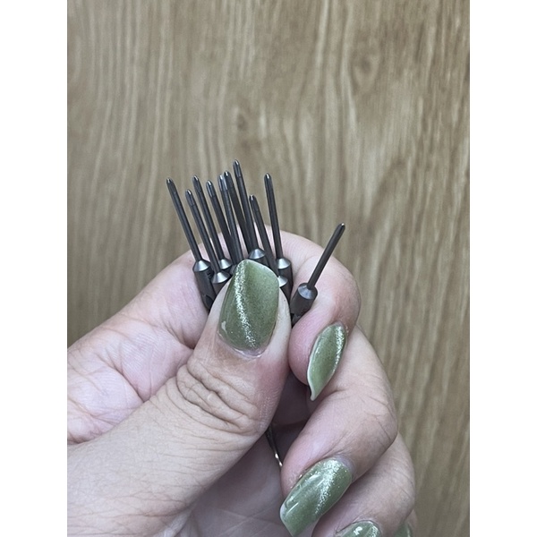 Đầu vặn vít 4 cạnh