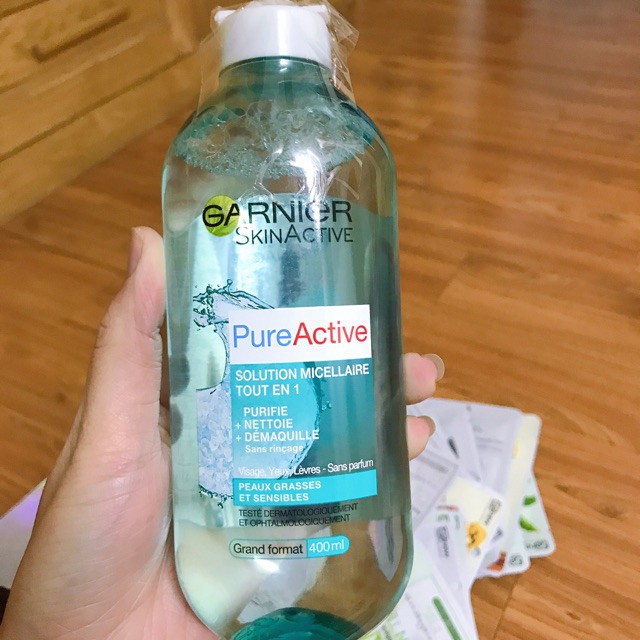 Nước tẩy trang Garnier Xanh ngọc Pure Active Solution Micellaire Tout en 1 400ml | BigBuy360 - bigbuy360.vn