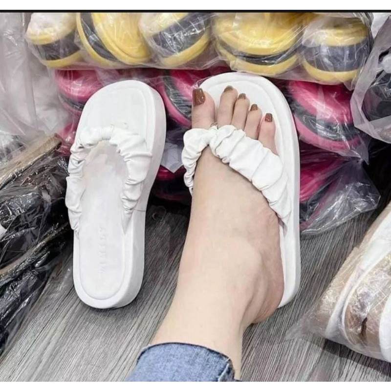 Dép Bánh Mì Kẹp Nhún Đế Đúc Nữ Cao 3 Phân