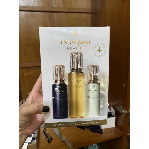 Set 3 sữa dưỡng Clé De Peau Ultimate Daily Emulsion Care