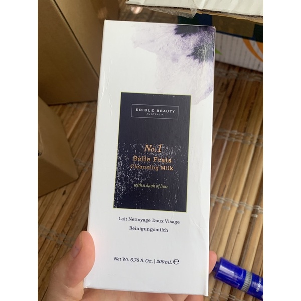 Sữa rửa mặt tẩy trang Belle Frais No.1 Edible Beauty 200ml