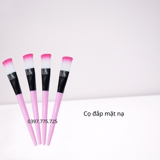 Cọ Chộn đắp mặt nạ