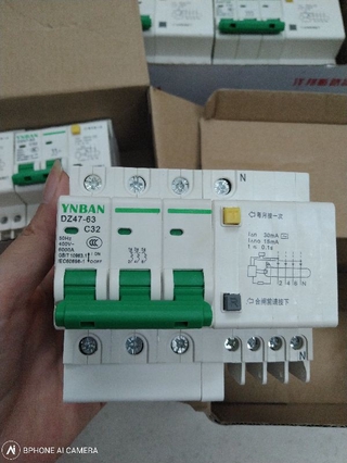 Aptomat  chống giật 3 pha C63A
