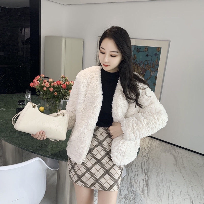 Áo khoác lông viền đính ngọc cực sang