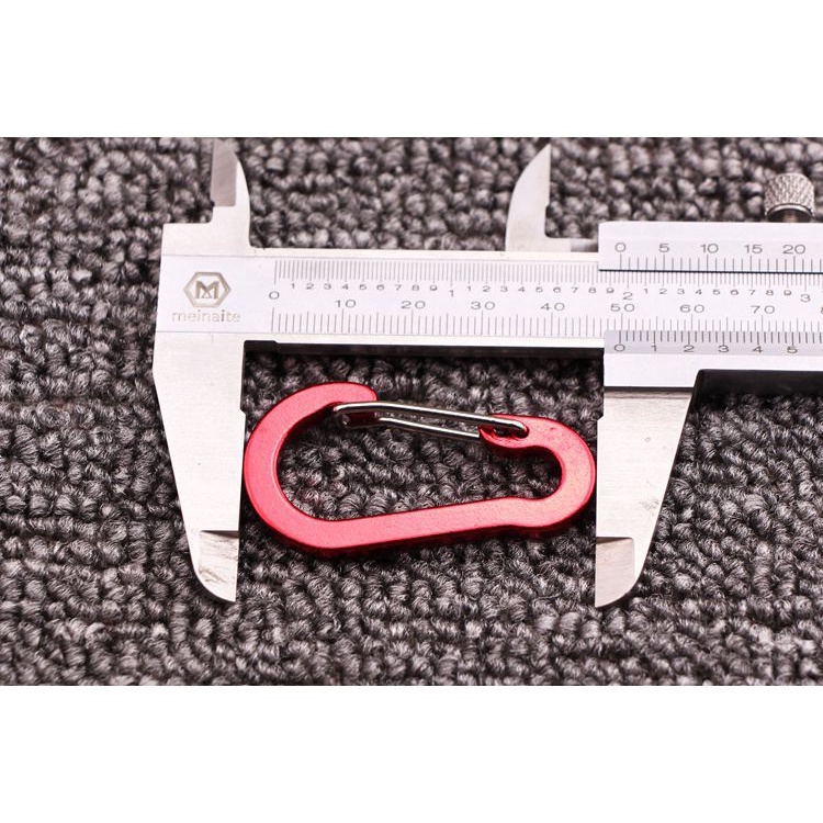 1 Móc Khóa Carabiner Bằng Hợp Kim Nhôm Màu Sắc Ngẫu Nhiên Dùng Khi Đi Cắm Trại