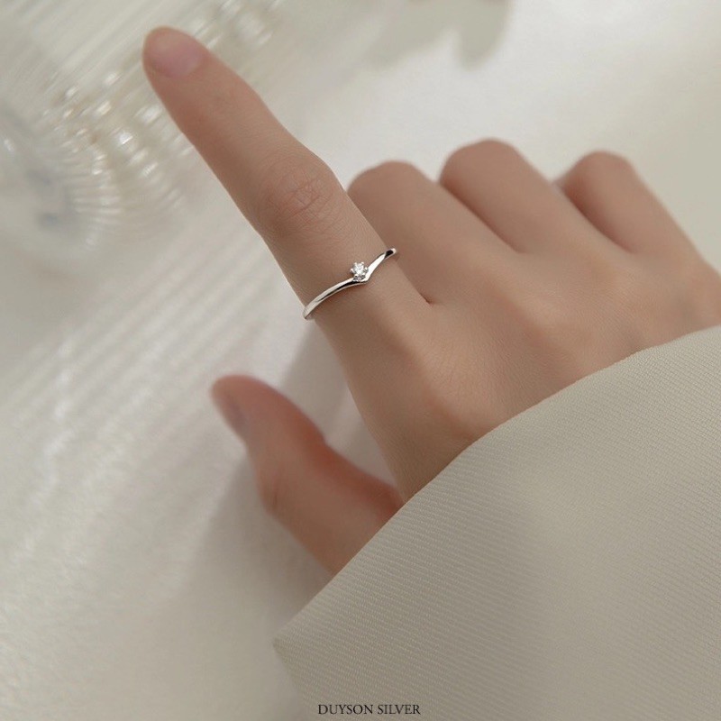 Nhẫn bạc nữ chữ V đính đá cá tính ngón trỏ DUYSON SILVER  [NFKX7]