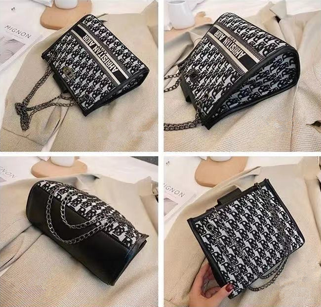 Túi Đeo Chéo Dây Xích Phong Cách Hàn Quốc Cho Nữ