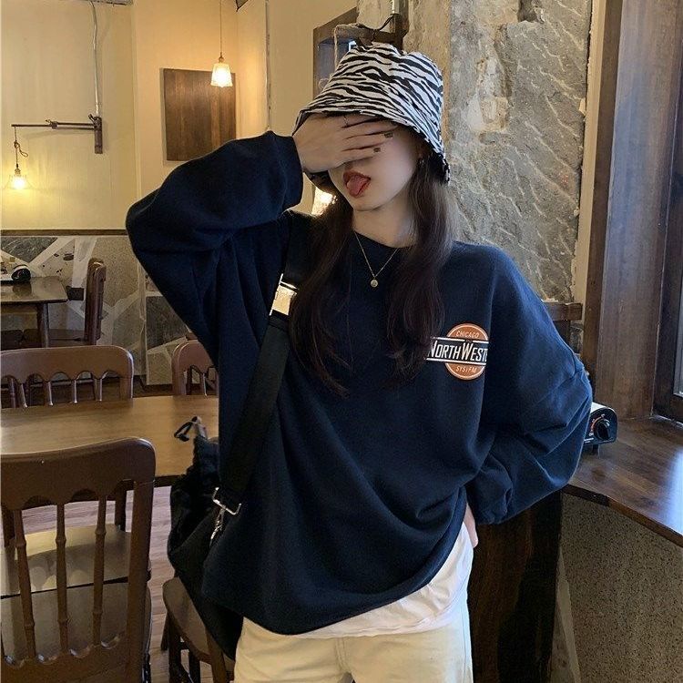 Áo thun nữ tay dài dáng rộng in hình mới