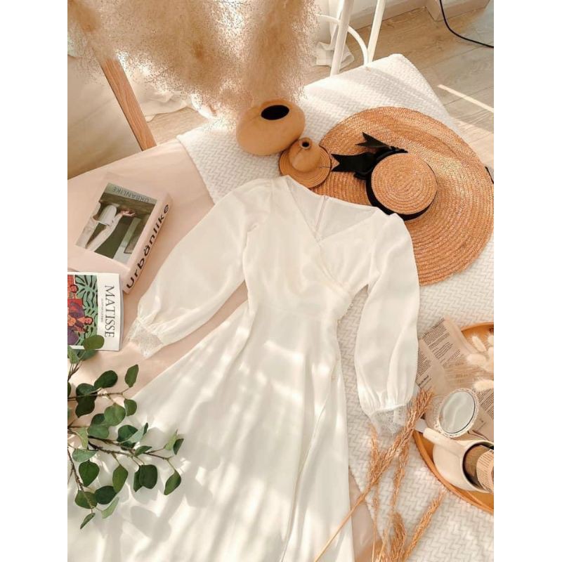 Đầm trắng cổ V chéo viền ren