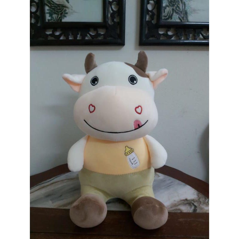 Trâu mặc áo bình sữa