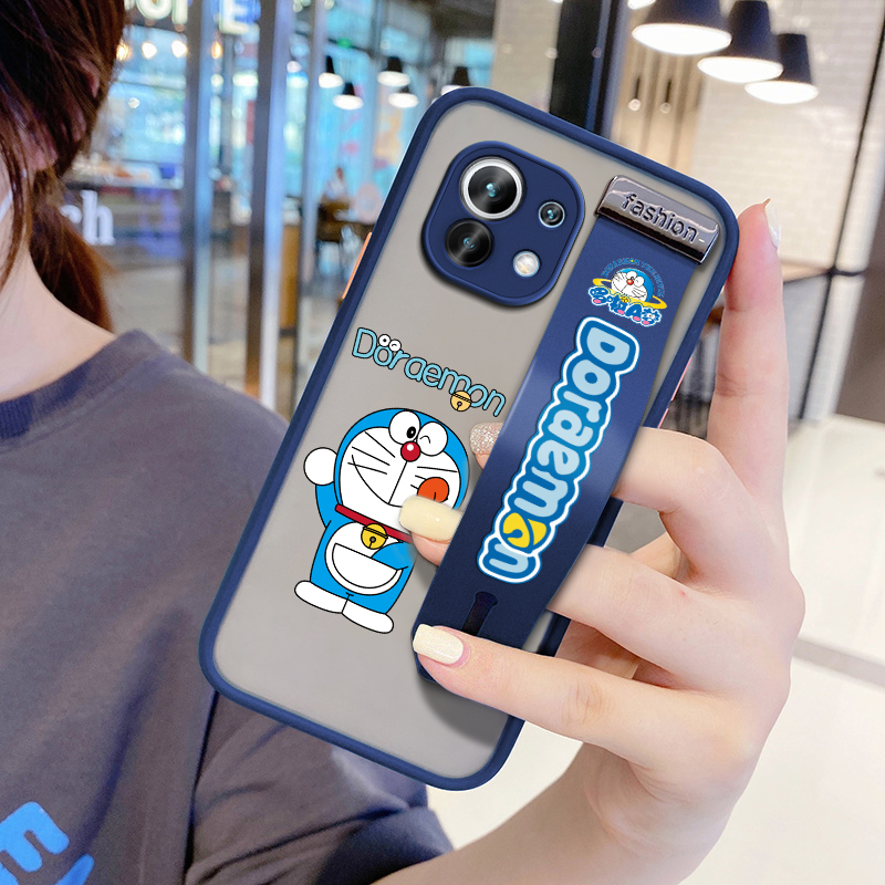 Ốp Điện Thoại Nhám Chống Sốc In Hình Doraemon Có Quai Cầm Tay Bảo Vệ Ống Kính Máy Ảnh Cho Xiaomi Mi 11 10t Pro 10 8 Poco M3
