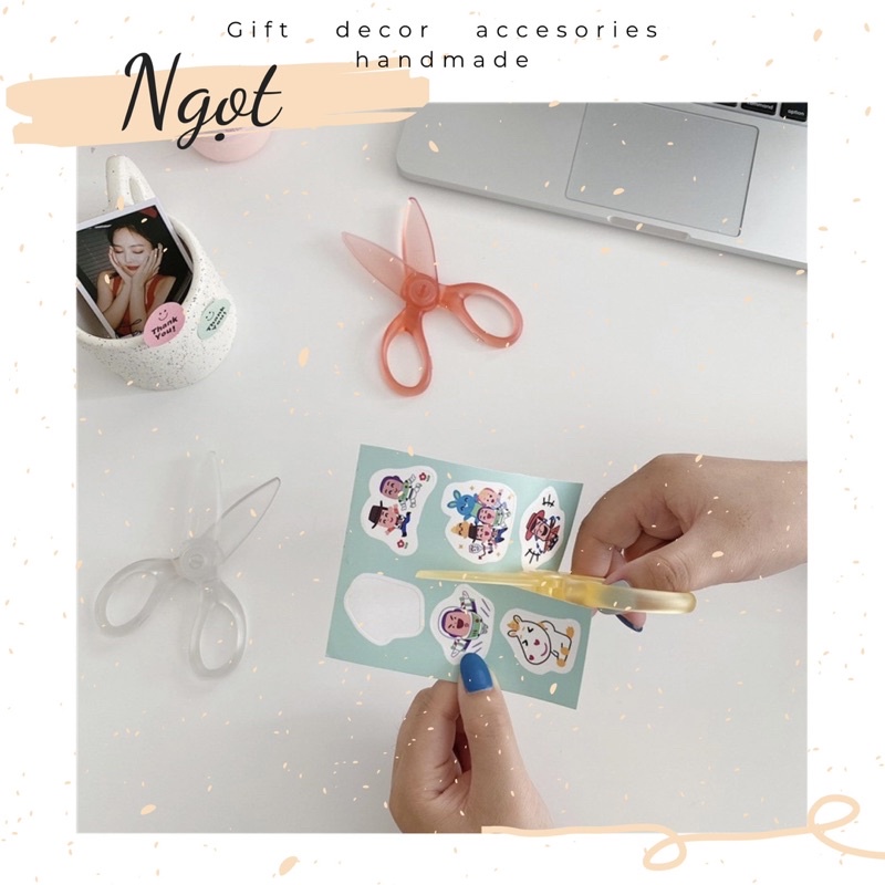 Kéo Nhựa Mini Trong Suốt Cắt Giấy Quay Tiktok