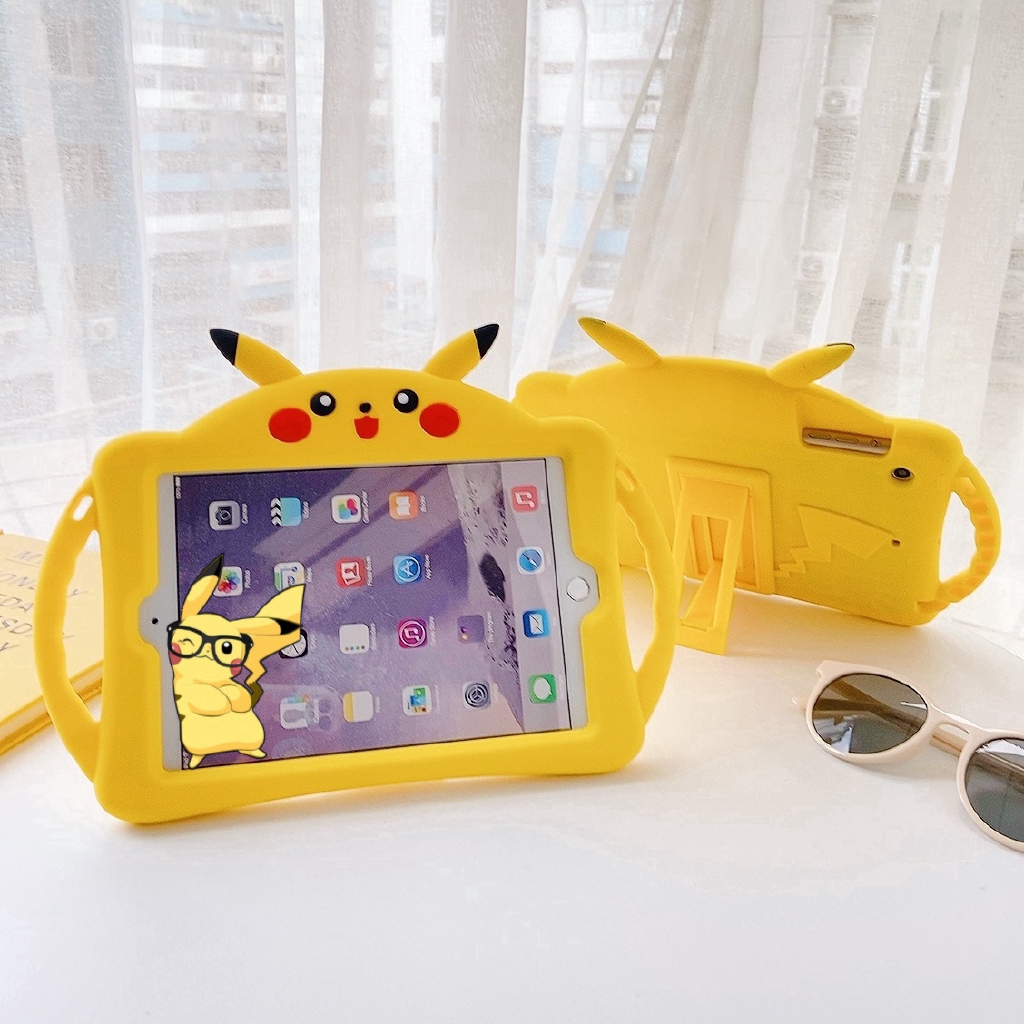 Ốp máy tính bảng gel silica kiểu Pikachu có tay cầm+giá đỡ cho APPLE IPAD AIR 1/ 2 IPAD 2/ 3/ 4 10.2 INCH MINI 1/ 2/ 3 | BigBuy360 - bigbuy360.vn