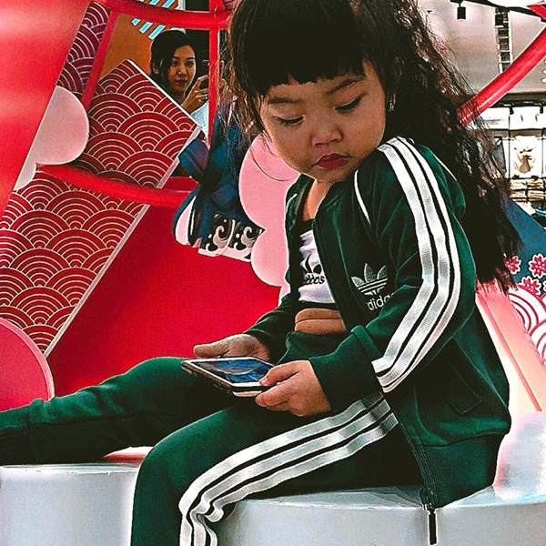 Adiidas Xuất Dư