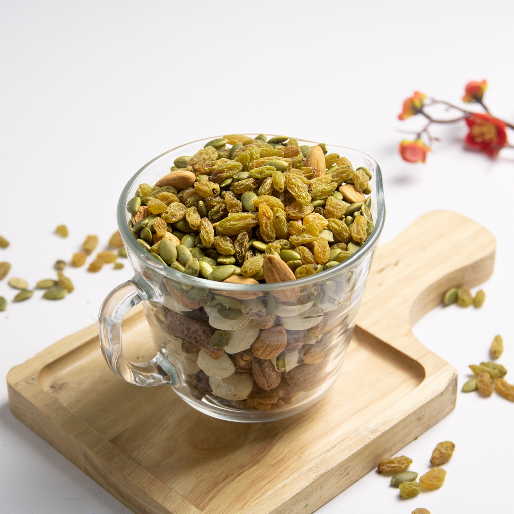 Hạt dinh dưỡng mix 7 vị Việt Nhật granola 400g cho người ăn kiêng, giảm cân Layla