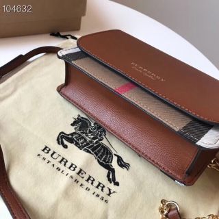 Túi đeo chéo BURBERRY