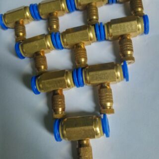 béc phun sương số 1 (gồm cả đế và đầu phun) phun trong phòng tia sương nhỏ mịn