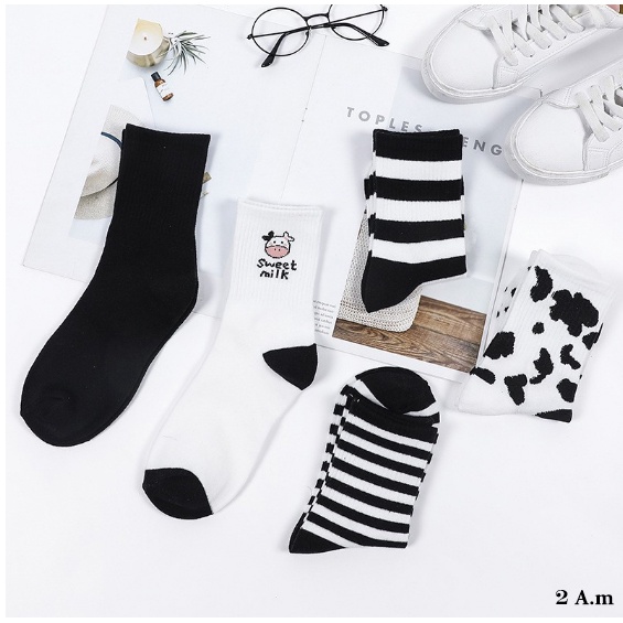 Tất Vớ Cổ Cao Nam Nữ Hoạt Tiết Đớm Thời Trang Unisex Style Hàn Quốc